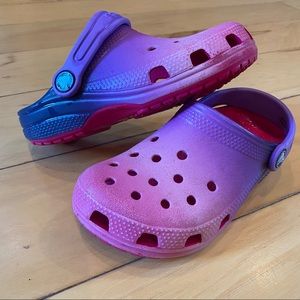 Crocs Girls Pink Purple Ombré Classic Clogs (Kids 12)